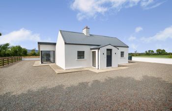 3 Bed in Tomnahealy Little Holiday Home