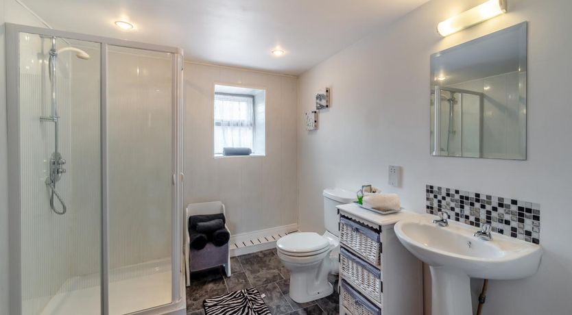 Photo of 3 Bed in Tuosist