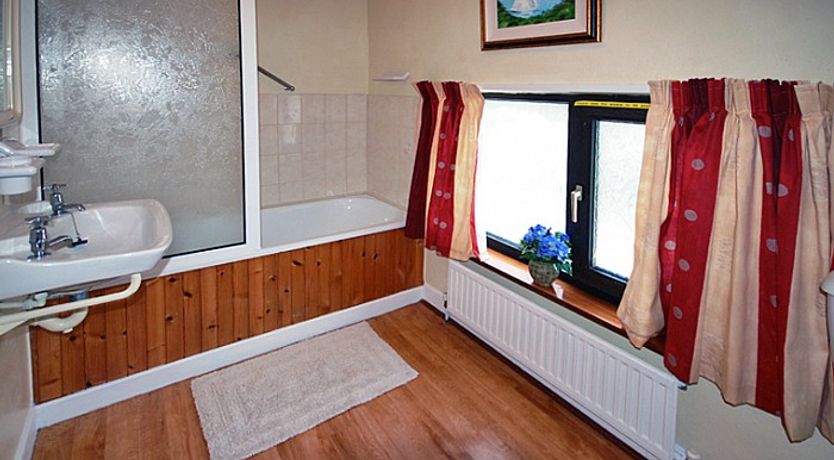 Photo of 3 Bed in Glengarrff