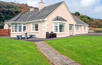 4 Bed in Annascaul Holiday Home