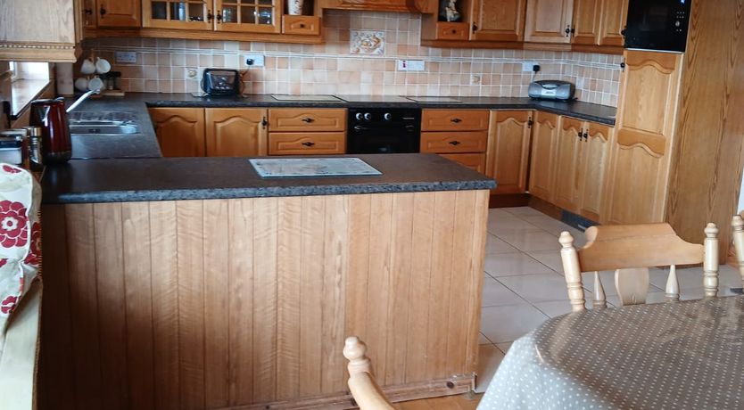 Photo of 4 Bed in Annascaul