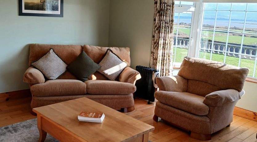 Photo of 4 Bed in Annascaul