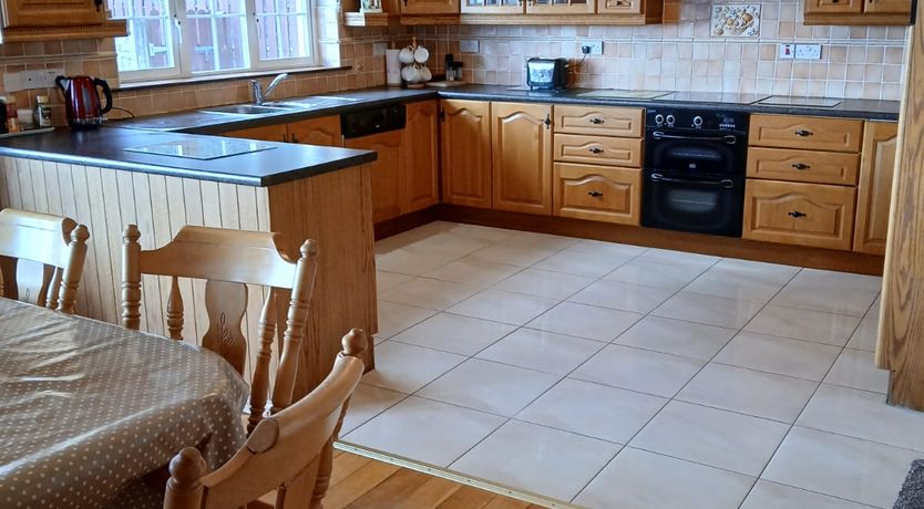 Photo of 4 Bed in Annascaul