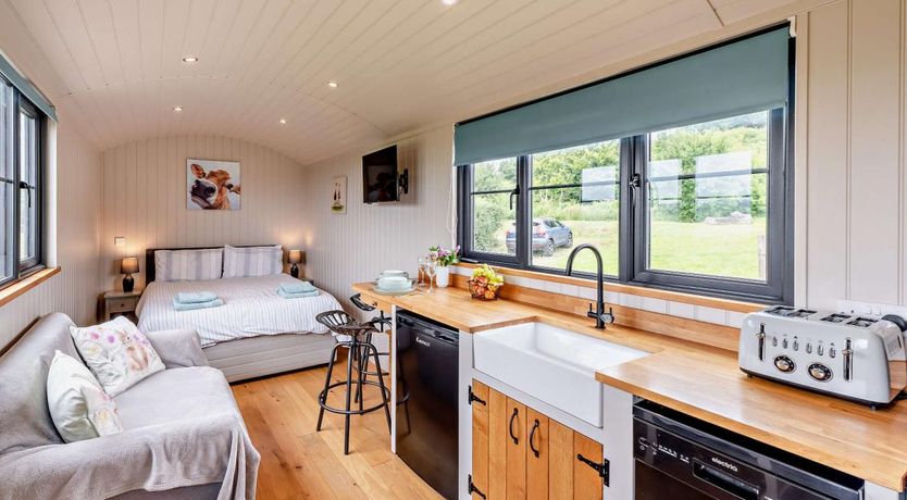 Photo of 1 Bed in Uplowman