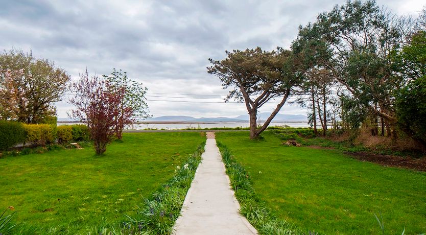 Photo of 3 Bed in Gweesalia