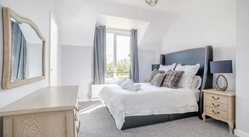 Photo of 4 Bed in Bushmills