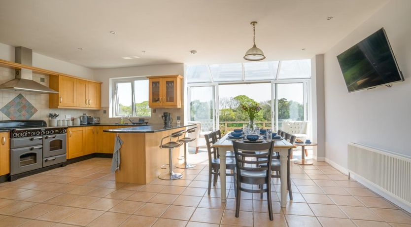 Photo of 4 Bed in Bushmills