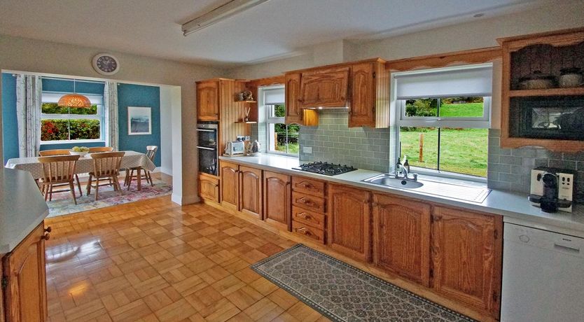 Photo of 4 Bed in Beara