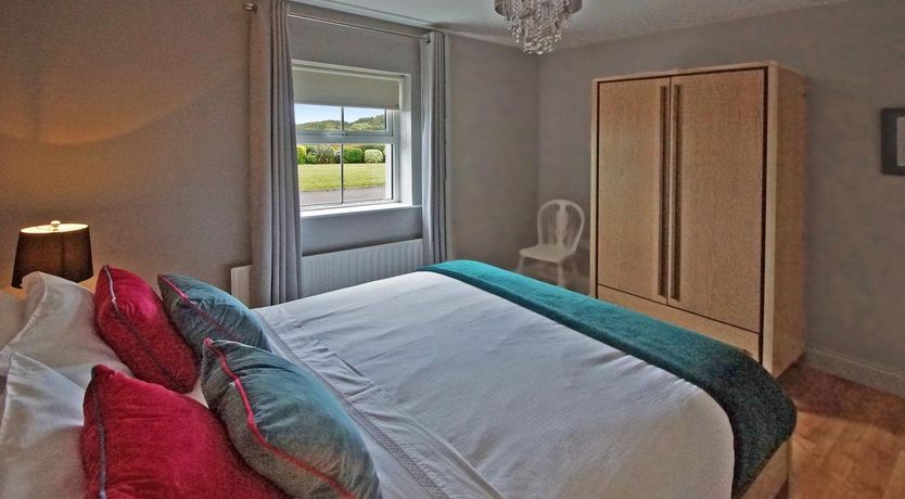 Photo of 4 Bed in Beara