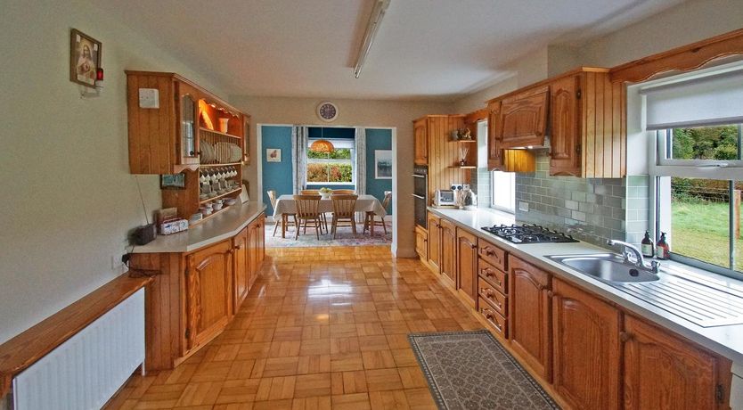 Photo of 4 Bed in Beara