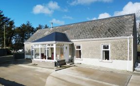 Photo of 4 Bed in Carrigaholt
