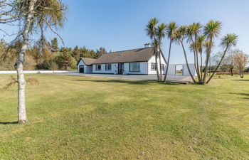 4 Bed in Burtonport Holiday Home