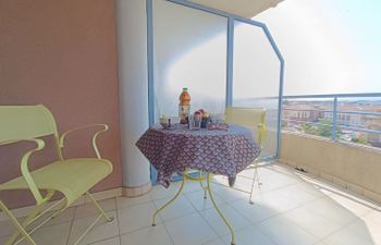 Royal Marine Apartment 7 Holiday Home