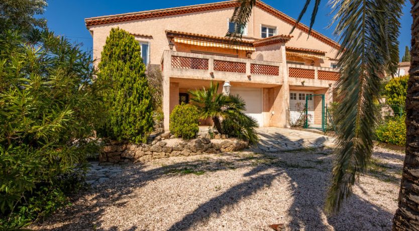 Photo of Les Grillons