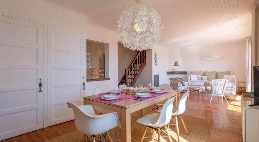 Photo of Les Grillons