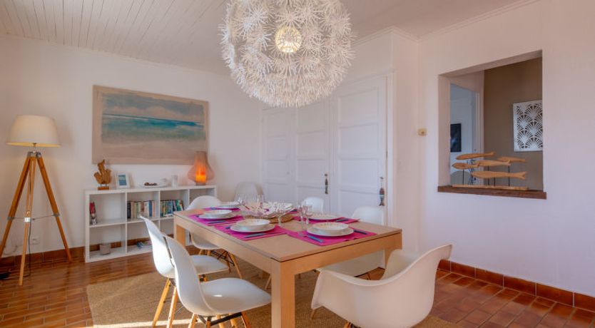 Photo of Les Grillons