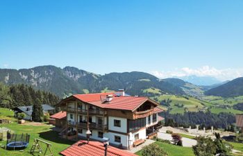 Berganger (WIL422) Apartment 2 Holiday Home