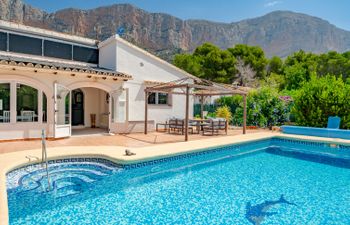 Acamar Holiday Home