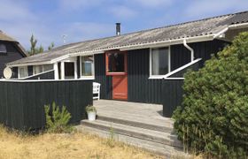Photo of ienngelild-50m-from-the-sea