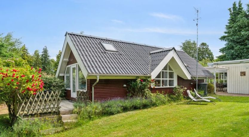 Photo of "Helfrida" - 925m from the sea