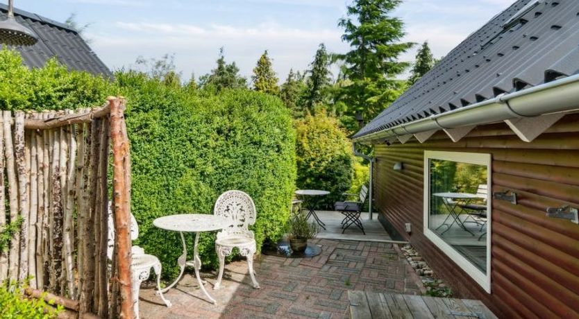 Photo of "Helfrida" - 925m from the sea