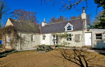 Corrennie School Cottage Holiday Home