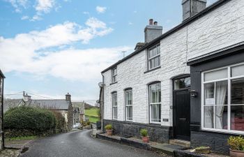 Arwel Holiday Home