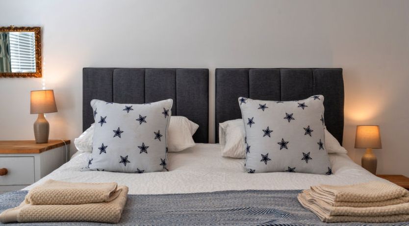 Photo of Centre View