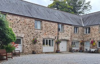 Cherry at Buckland Court Holiday Home