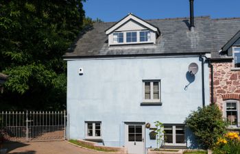 Littleholme Holiday Home