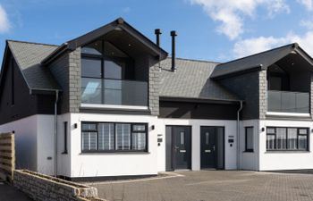 Lizard Point Holiday Home