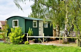 Photo of hay-and-hedgerow-glamping