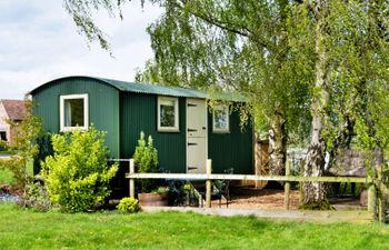 Hay and Hedgerow Glamping Holiday Home