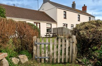 Wolf Rock Holiday Home