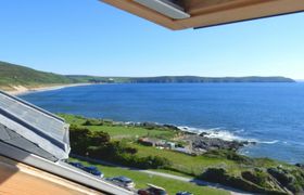 Photo of ocean-lookout