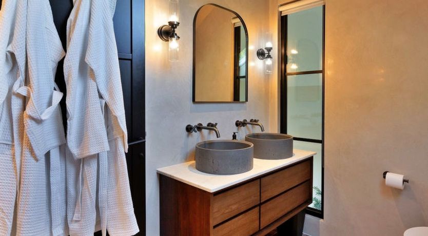 Photo of Wesleyan House