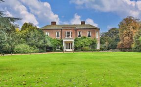 Photo of Walcot Hall