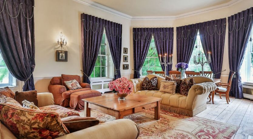 Photo of Walcot Hall