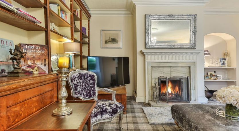 Photo of Walcot Hall