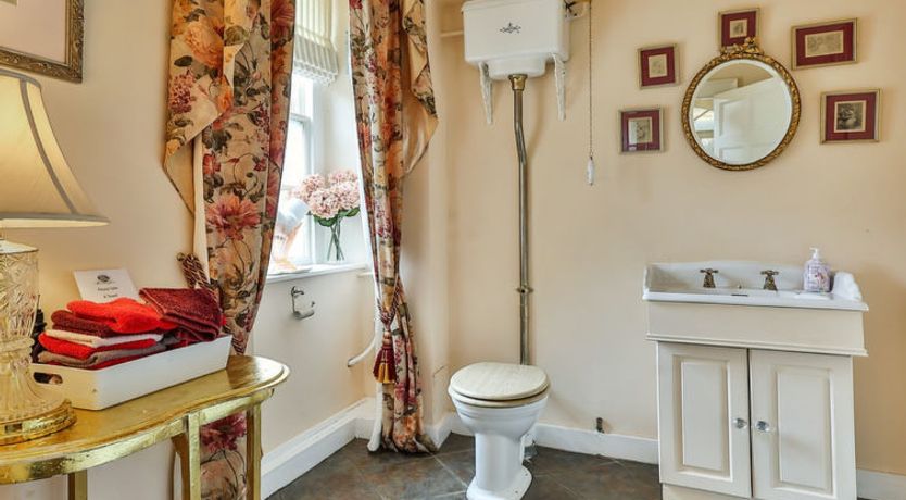 Photo of Walcot Hall