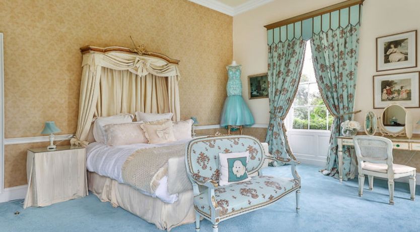 Photo of Walcot Hall