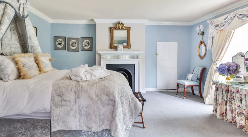 Photo of Walcot Hall