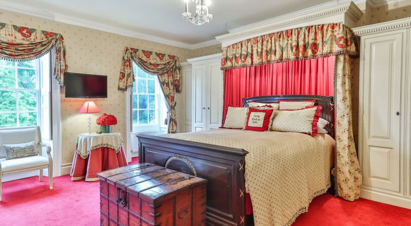 Photo of Walcot Hall