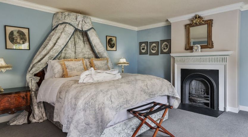 Photo of Walcot Hall