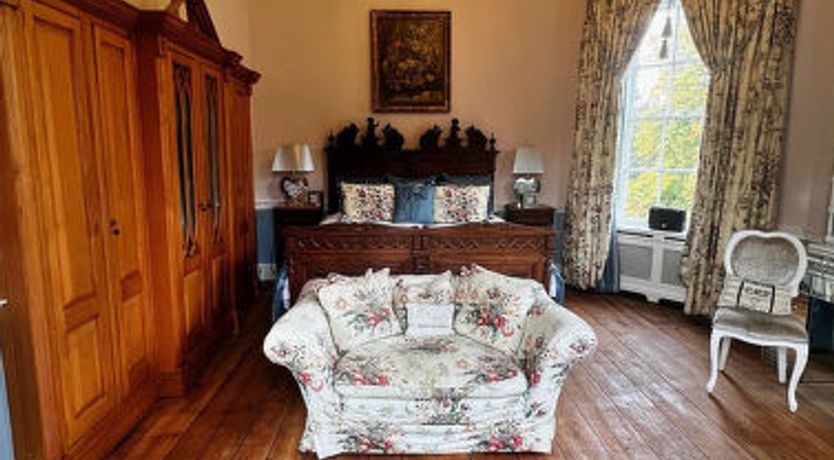 Photo of Walcot Hall