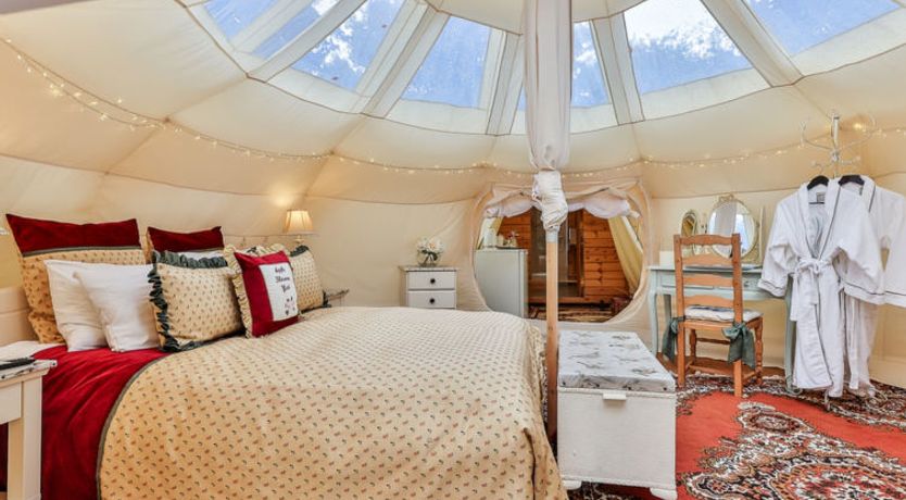 Photo of Walcot Hall