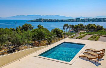 Sova Holiday Home