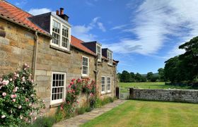 Photo of ingleby-manor-courtyard-cottage
