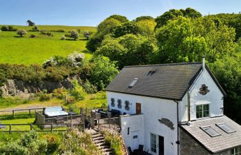 Red Kites Retreat Holiday Home