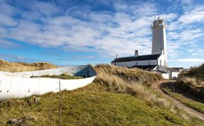 Photo of Walney Island Lighthouse